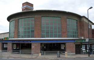 Chiswick Park station