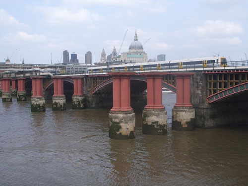 The remains of the bridge today, facing Saint Paul's