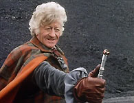 Jon Pertwee brandishes the sonic screwdriver