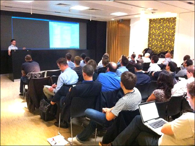 Martin Belam presenting in the Scott Room at Kings Place