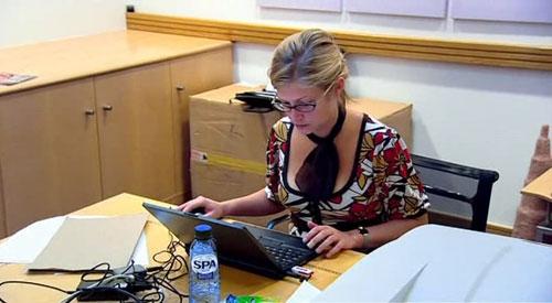 Lucinda struggles with the PC on The Apprentice