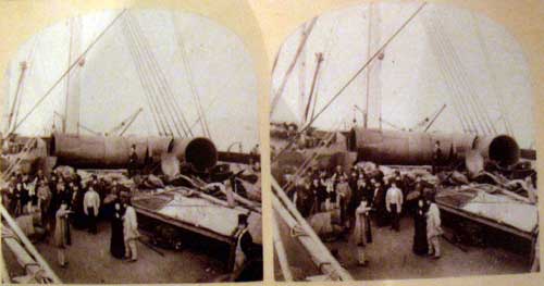 Stereoscopic postcard image of The great Eastern
